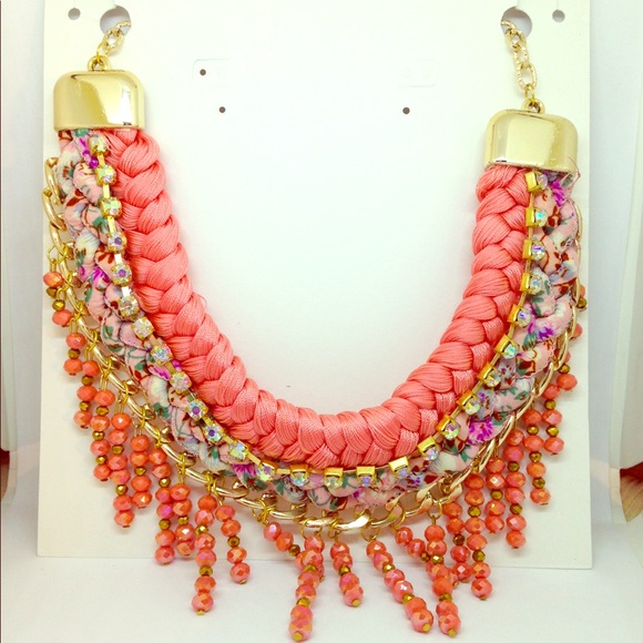 Jewelry - Cute Pink Floral Necklace